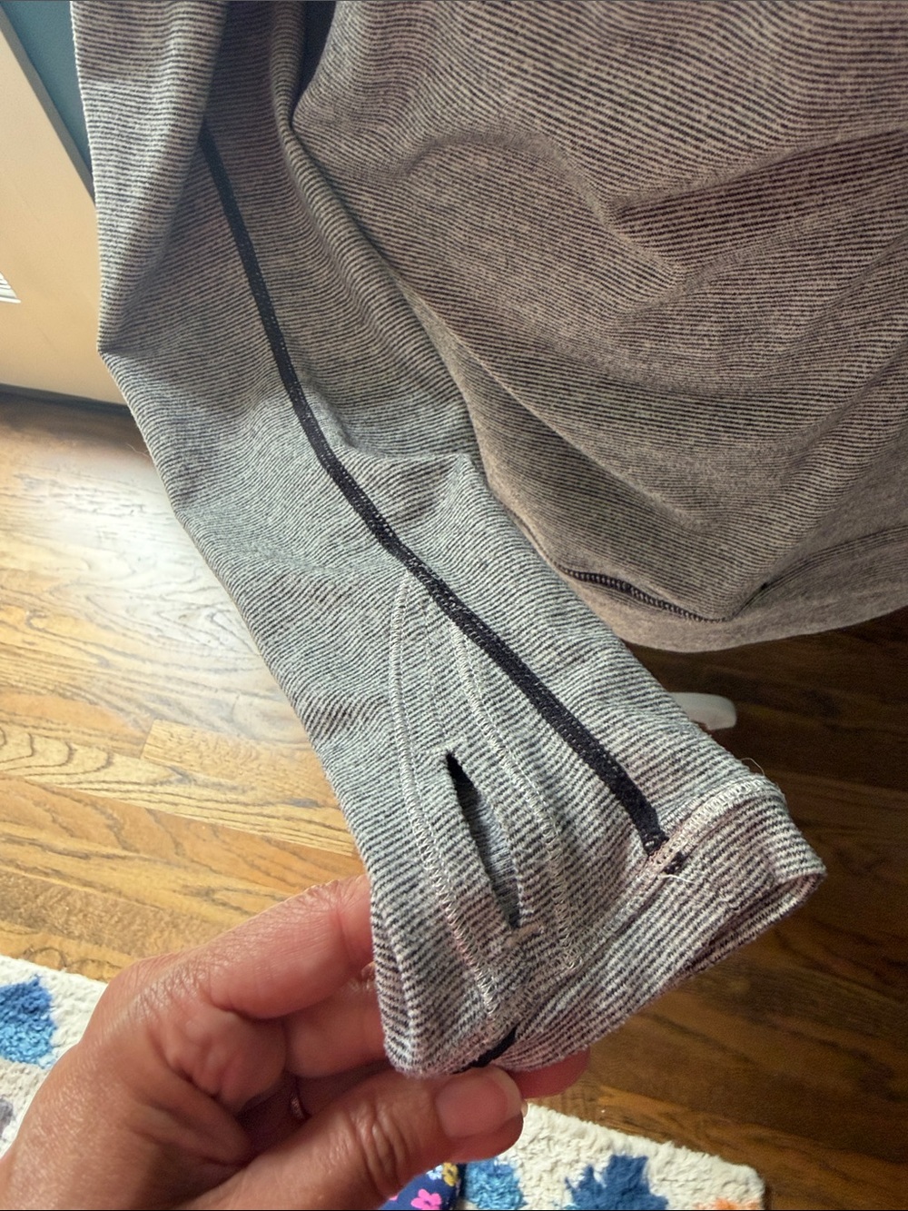 Lululemon Long Sleeve Athletic Top in Heather Gray with Black Panels - Picture 7 of 8